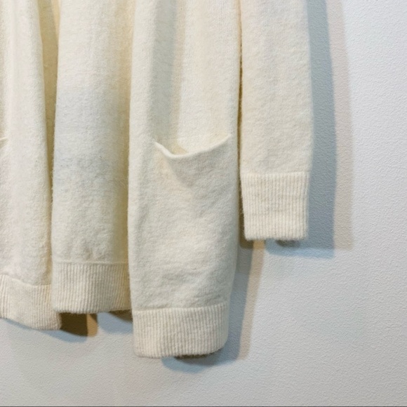 Wilfred Free Aritzia Cream White Wool Cardigan Sweater Sz XS - Picture 2 of 8
